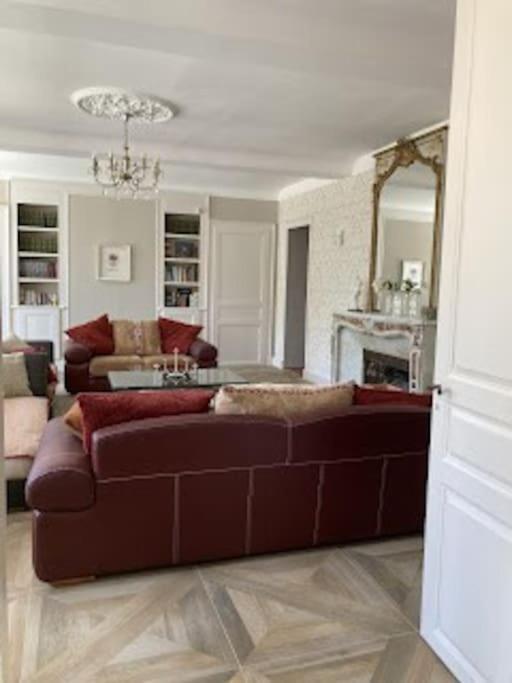 Champagnac  Belle Et Confortable Demeure Du XVII Eme Siecle מראה חיצוני תמונה